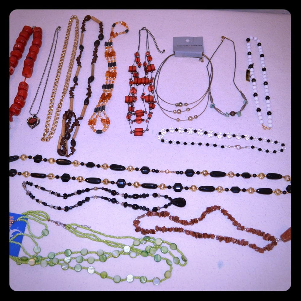 Lot of 15 Neklaces